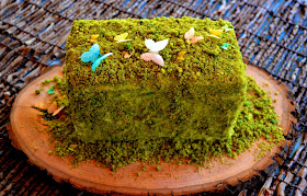 surprise-inside-butterfly-cake-edible-moss-wafer-paper-deborah-stauch