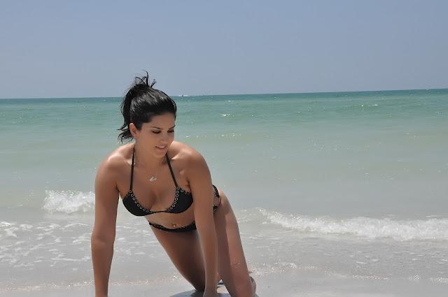 sunny leone beach bikini glamour  images