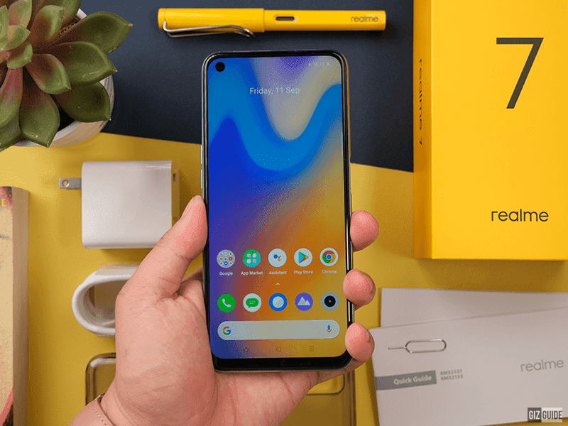 realme 7 screen with punch-hole