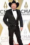 Garth Brooks wins Billboard Music Awards 2020 Icon Award, thanks to "Love of My Life" by Tricia Yerwood