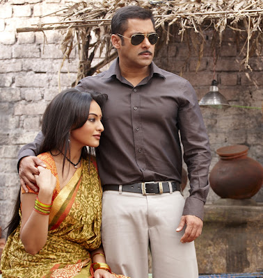 Salman Khan with Hot Sonakshi Sinha in Bollywood Hit Dabang Movie Pics Pictures Wallpaper Latest 2010
