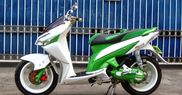 Ngecat MOTOR  HONDA  VARIO 110 Cat  Polos Two Tone Putih 