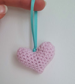 Looking for a quick and easy pattern to make a cute crochet heart?  Perhaps a gift for valentine's day, a wedding, or just to tell someone you love them!   Click to find out more!