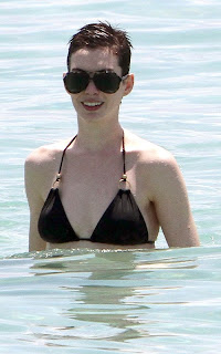 Anne Hathaway, Princess Diaries, Anne Hathaway bikini pic, Miami, Miami Beach, Miami luxury Hotels, Travel to Miami luxury hotel, Travel to Miami tour, Travel to Miami Beach