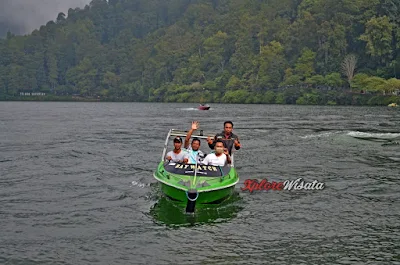 Speed Boat Telaga Sarangan Magetan Jawa Timur