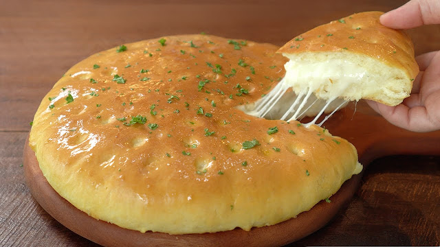 الخبز الهش بالبطاطس والجبنة