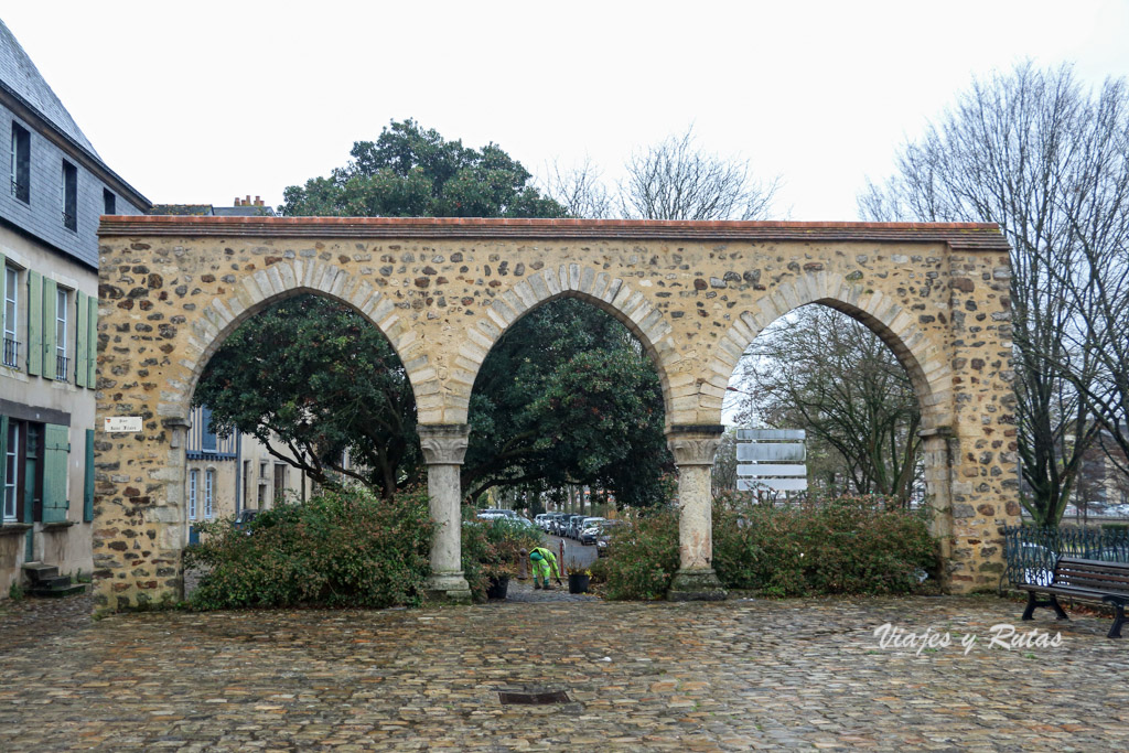 Restos de un antiguo granero, Le Mans