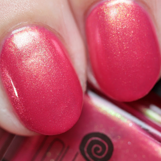 Lollipop Posse Lacquer Kissing Tiny Flowers