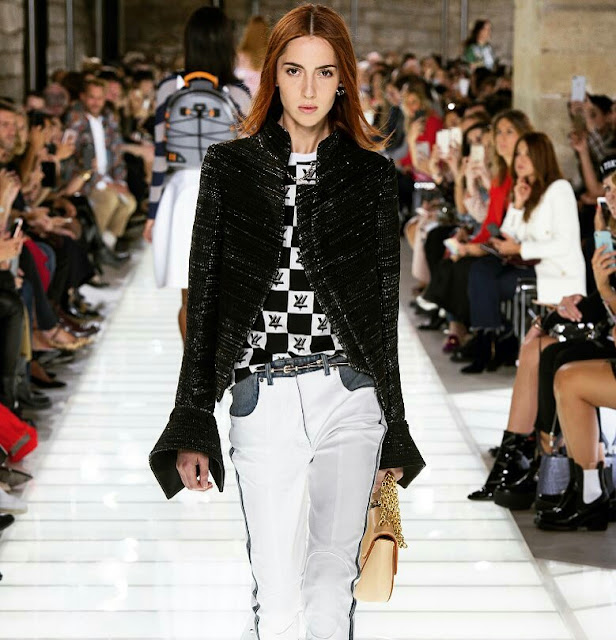 Teddy Quinlivan – Transgender Model in Fashion Show Catwalks