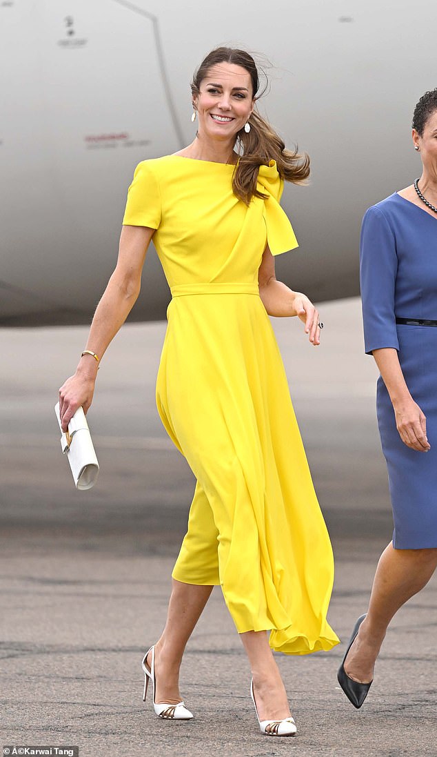 Los vestido de Kate Middleton en el Caribe - Dos mujeres y un vestido