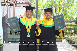 seragam wisuda lengkap jakarta pusat