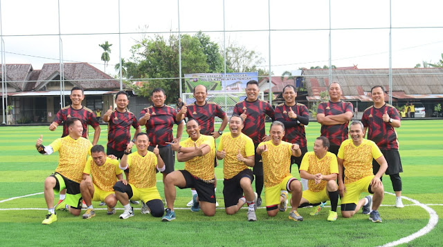 Perkuat Soliditas Internal, Kapolda Kalteng Adakan Pertandingan Mini Soccer Antar Pejabat Utama