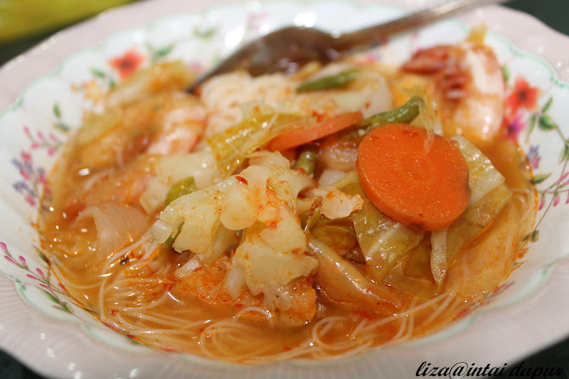 INTAI DAPUR: Bihun Tomyam Thai.