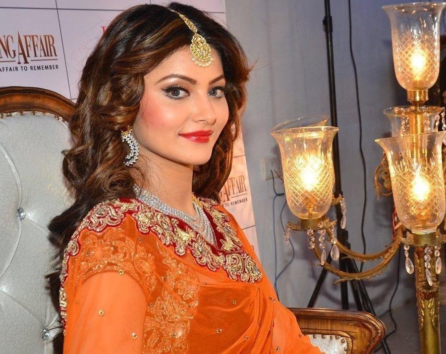 Urvashi Rautela Hot 2016