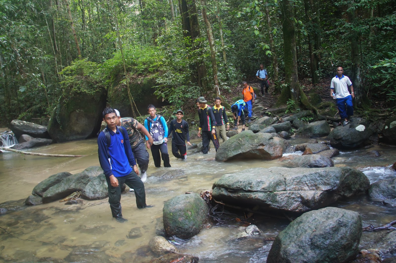 CeRiTa SaNg PuTeRi: Cabaran Gunung Angsi Negeri Sembilan 