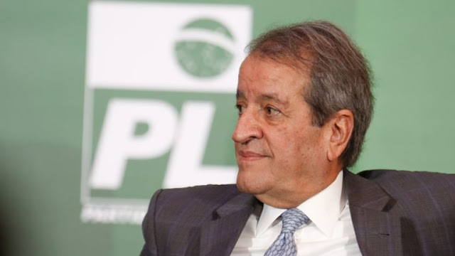 Polícia Federal prende Valdemar Costa Neto em flagrante por posse ilegal de arma de fogo