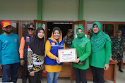 Peduli Kesulitan Masyarakatnya, Ketua Persit KCK Koorcab Rem 071 PD IV/Diponegoro berikan Bantuan Untuk Masyarakat Terdampak Banjir.