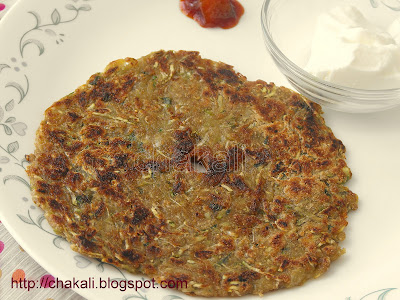 bottle gourd recipe, lauki pancakes, fasting recipes, fast recipes, vrat ka khana, dudhi bhoplyache thalipith, thalipeeth recipe