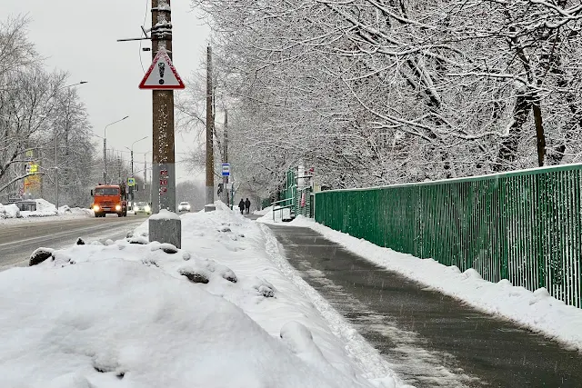 Новомосковская улица