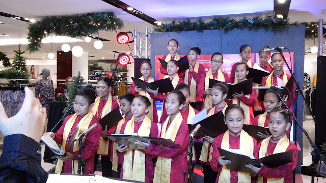 Joyous carol by Mandaluyong Children's Choir, m & s