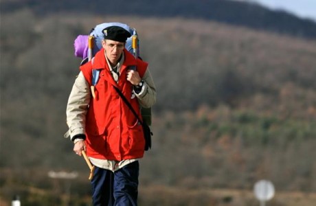 Subhanallah...pria Bosnia Ini Jalan Kaki 6000 Km Untuk Tunaikan Ibadah Haji [ www.BlogApaAja.com ]