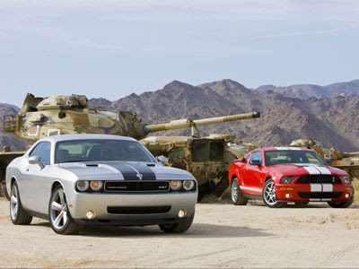 Wallpapers Dodge Challenger SRT8 2008 vs Ford Shelby GT500 2008 