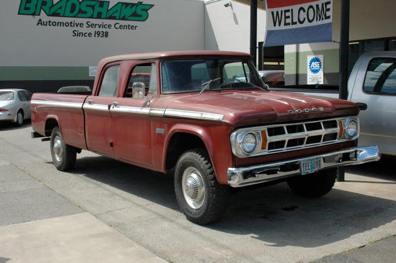 1968 Dodge D200 Camper Special Custom Crew Cab