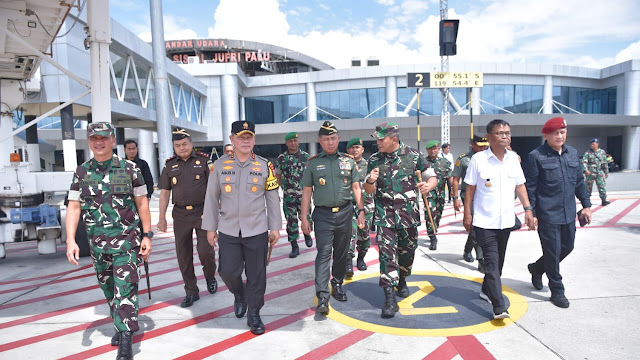 Kompak, Gubernur Bersama Forkopimda  Sulteng Mengantar Keberangkatan Panglima TNI