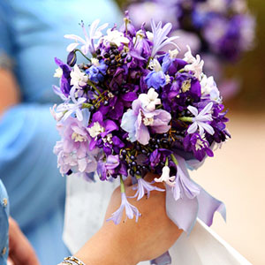Your Elegant Purple Violet Wedding Bouquet | Eye Catching Wedding Shoes