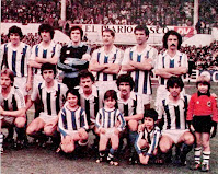 REAL SOCIEDAD DE FÚTBOL DE SAN SEBASTIÁN - San Sebastián, Guipúzcoa, España - Temporada 1979-80 - Celayeta, Gajate, Arconada, Perico Alonso, Kortabarría y Olaizola; Idígoras, Diego Álvarez, Satrústegui, Zamora y López Ufarte - REAL SOCIEDAD DE SAN SEBASTIÁN 1 (Satrústegui) U. D. SALAMANCA 0 - 30/03/1980 - Liga de 1ª División, jornada 27 - San Sebastián, Guipúzcoa, estadio de Atocha