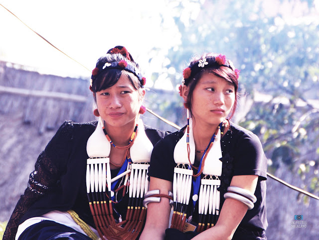 Naga_women_traditional_attire_ornaments