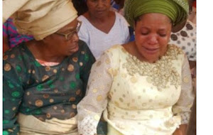 Toyin Abraham sunkún níbi ètò ìsìnkú bàbà rẹ lánàá 