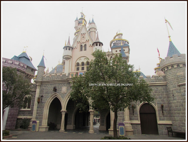 gambar disneyland hong kong istana castle cantik travel jalan tips mudah bercuti