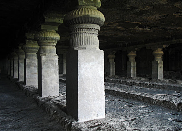 ellora temple pillars