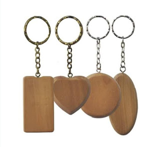 Jualan Produk gantungan kunci kerajinan tangan dari bahan kayu