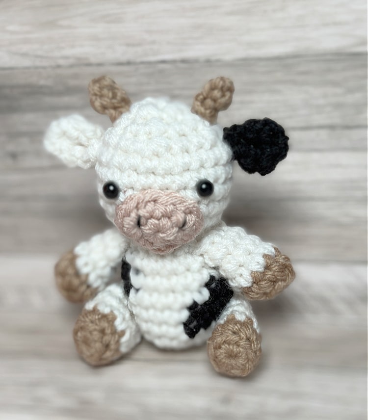 AMIGURUMI KIT COW – CÍRCULO