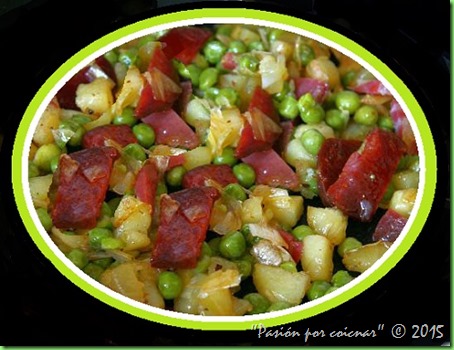 PATATAS CON CHORIZO, PIMIENTOS Y GUISANTES