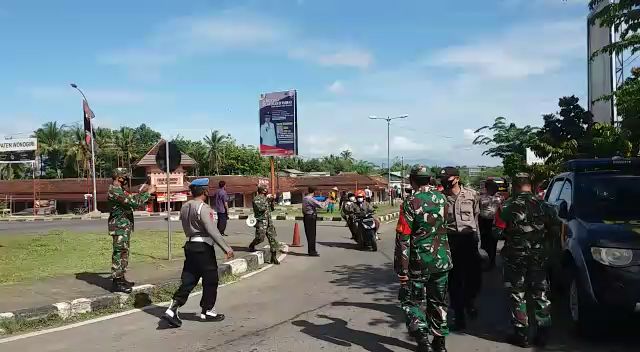 Tak Pakai Masker, Belasan Warga Wonogiri Dihukum Menyanyikan Lagu Indonesia Raya