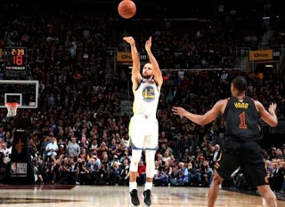 shooting guard, stephen curry, golden state warriors, peran shooting guard, posisi dua dalam bola basket, apa peran dari shooting guard, apa tugas dari shooting guard, apa tugas dari sg, tugas shooting guard, kemampuan yang harus dimiliki shooting guard, apa itu shooting guard dalam bola basket