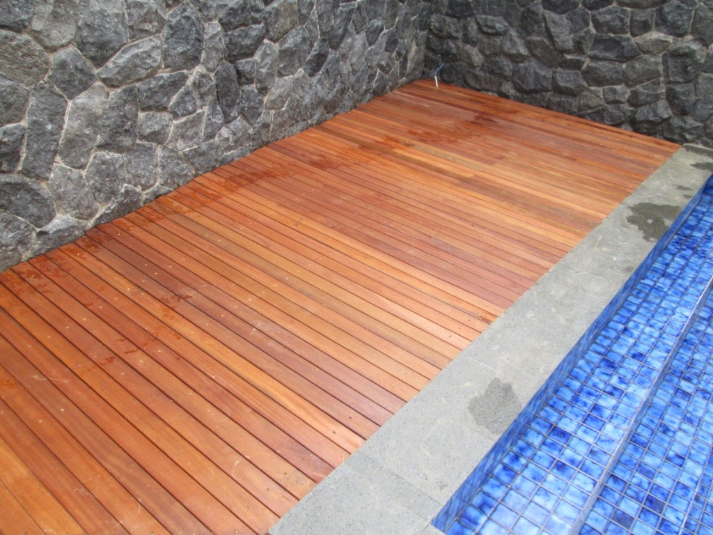  lantai kayu outdoor 