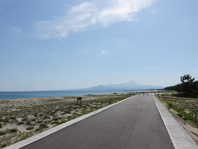 弓ヶ浜海岸の遊歩道を帰ります