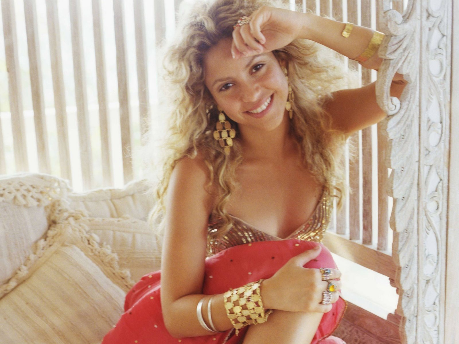 Shakira hot photos