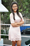 Pooja Jhaveri latest glam pics-thumbnail-33