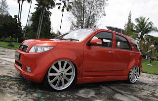  Modifikasi  Toyota  Rush  warna merah  Ceper Oto Trendz