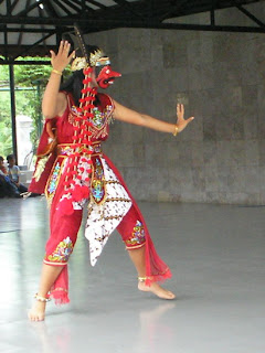  Tari Topeng