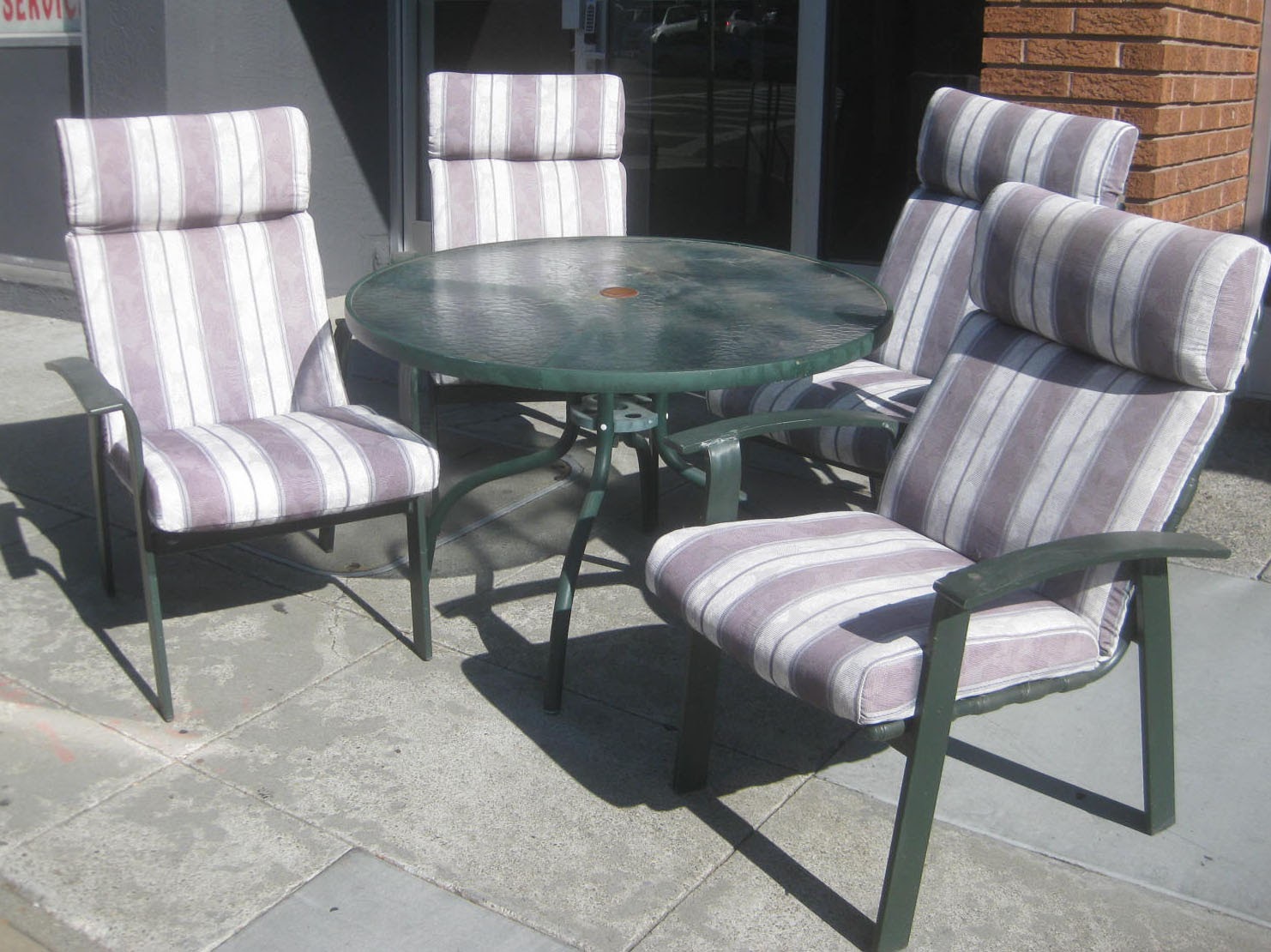 UHURU FURNITURE & COLLECTIBLES: SOLD - Patio Table and ...