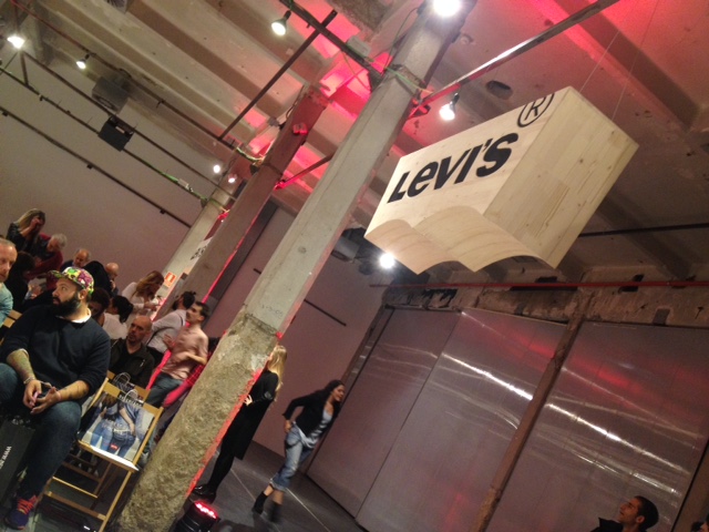 Levi's serie 700 jeans event asesora de imagen celebrity stylist tendencia 