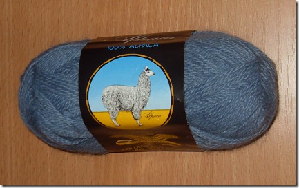 2011_07 Alpaka in blau