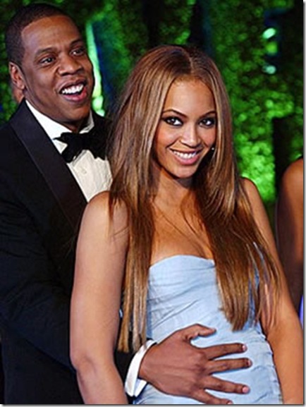 Pop megastar Beyonce Knowles gave birth Saturday to a baby girl at a 