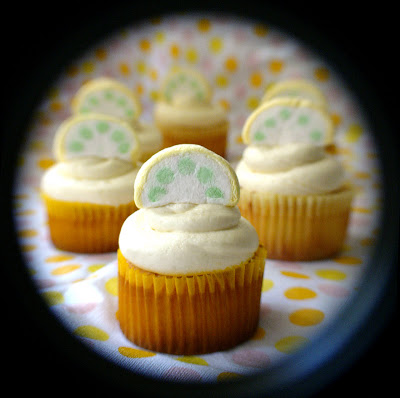 lemony cupcakes by chotda from flickr (CC-NC-ND)